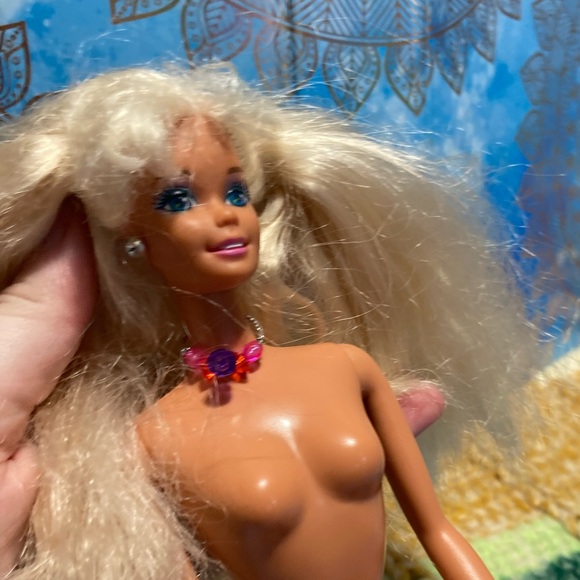 B1G2 - Vintage Superstar Fashion Doll Barbie Jewel Necklace - Buy 1, Get 2 FREE - Picture 4 of 9